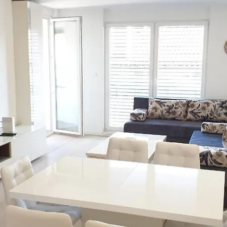 Luxury In The City Center Daire